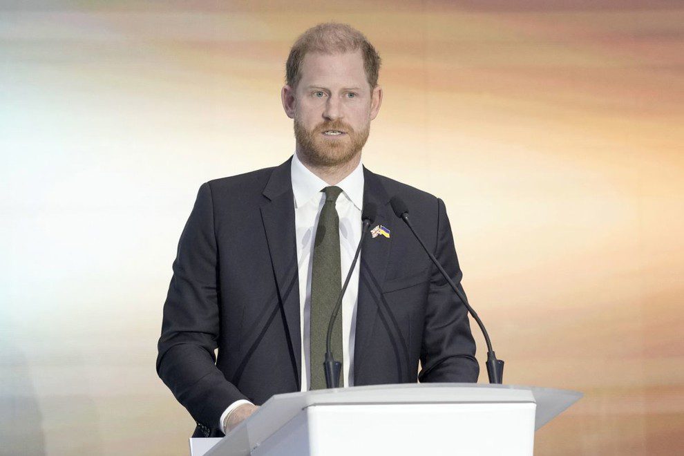Princi Harry bën thirrje për ndalimin e luftës në Ukrainë gjatë vizitës në Kiev