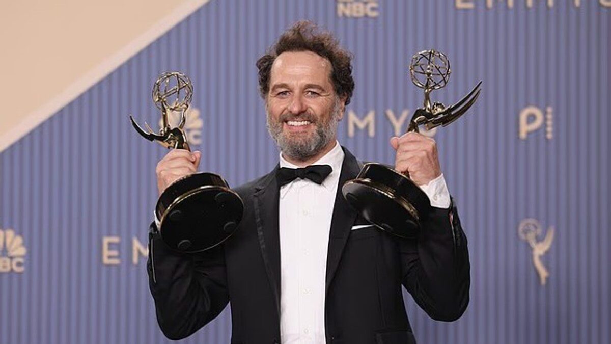 Matthew Rhys, Aktori i Parë që Fiton Dy Çmime Emmy në të Njëjtën Natë