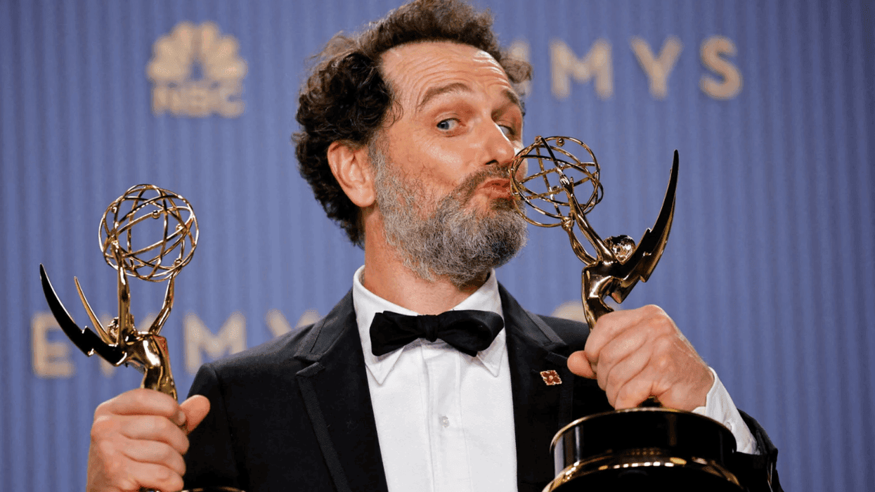 Trilleri komedi ‘Widow’s Bay’ triumfon në Emmy Awards 2026