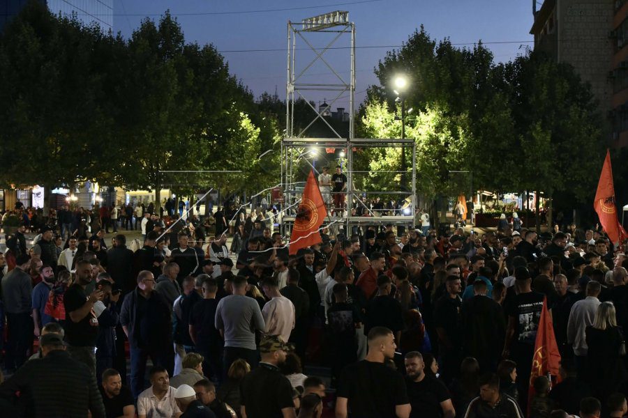 Çlirim Haziri fton qytetarët të protestojnë në sheshin ‘Skënderbeu’ në Prishtinë kundër aktgjykimin e Gjykatës Speciale
