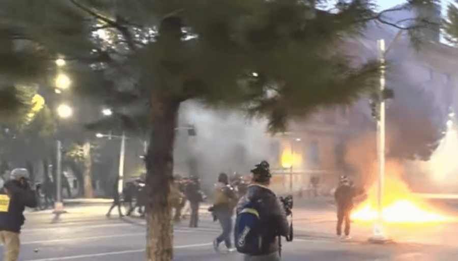 Tensionet e Rinj në Protestat e Studentëve në Tiranë