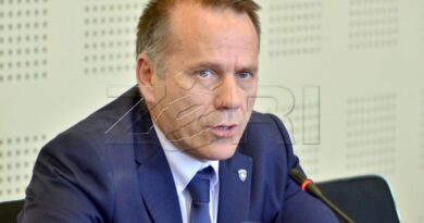 Kritika mbi Zvarritjen e Ndërtimit të Autostradës së Gjilanit