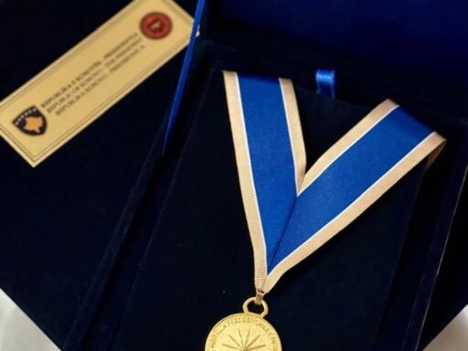 adelina ismaili nderohet me medalje nga persidentja vjosa osmani