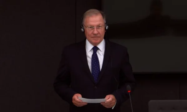 Protestat në Kosovë: Pasojat e vendimit të Hagës sipas John Duncan