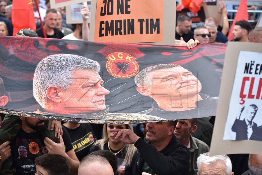 Bedri Hamza mbajti fjalim në Marshin për Lirinë: Thirrje për përgjegjësi për të ardhmen e Kosovës