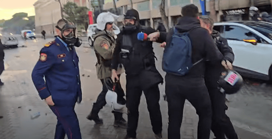 Reagimi i Asociacionit të Gazetarëve për Pengimin e Gazetarëve nga Persona të Maskuar