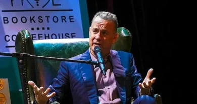 Tom Hanks Kthehet në Broadway me Shfaqjen ‘This World of Tomorrow’